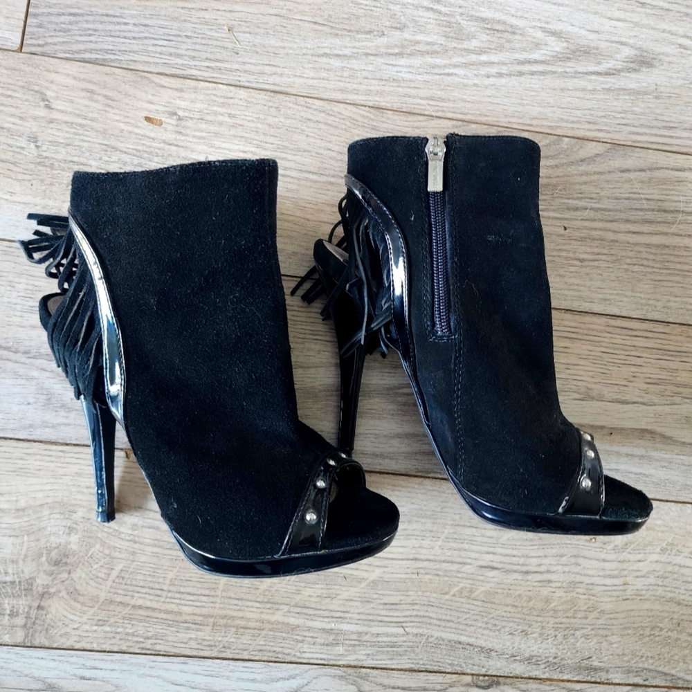 Cloie Stuart fringed suede heels 7.5